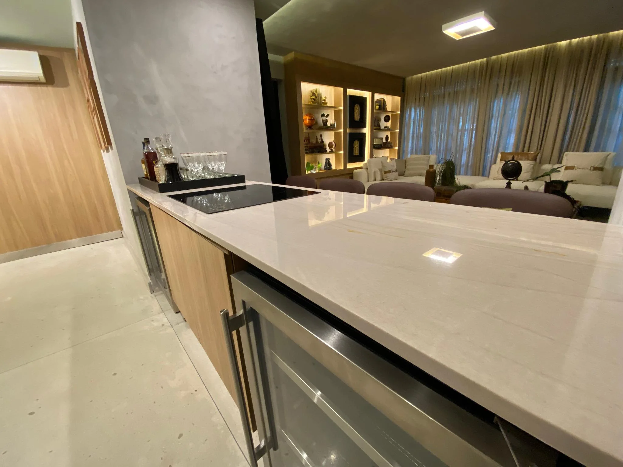 Bianco Superiore — Leštěný — realizace